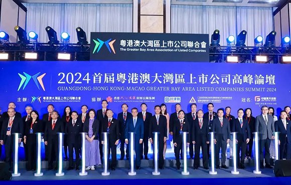 红足1世新2与阿森纳续约官方合作